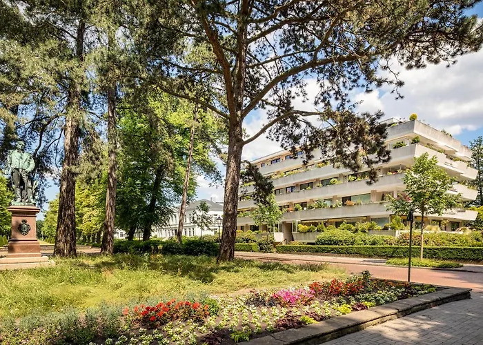 Stilvolle Stadtoase, 116 Qm, Parkblick, Wassernah, Parkplatz