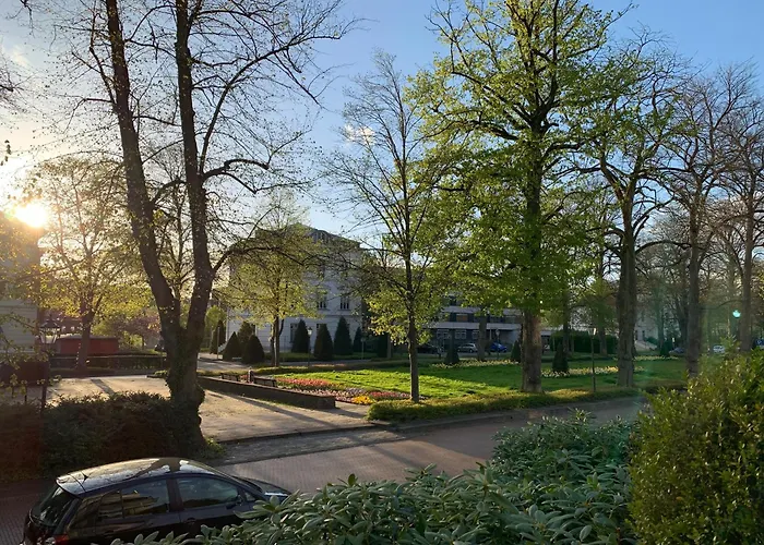 Stilvolle Stadtoase, 116 Qm, Parkblick, Wassernah, Parkplatz