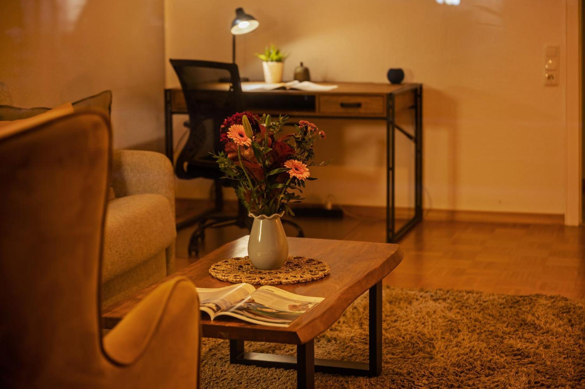 Stilvolle Stadtoase, 116 Qm, Parkblick, Wassernah, Parkplatz Apartment
