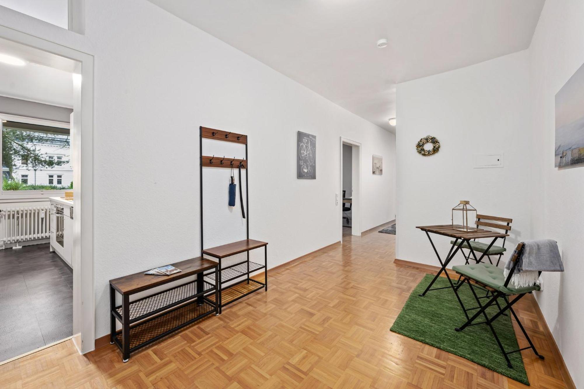Stilvolle Stadtoase, 116 Qm, Parkblick, Wassernah, Parkplatz