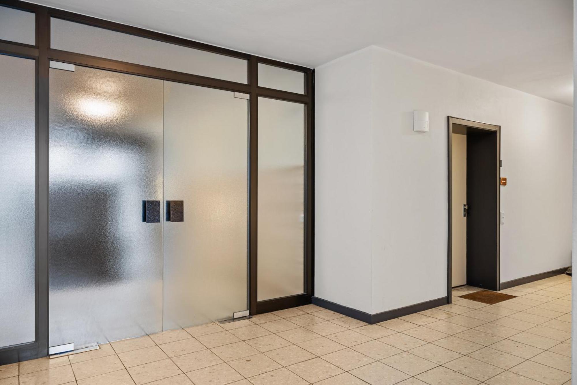 Stilvolle Stadtoase, 116 Qm, Parkblick, Wassernah, Parkplatz Apartment