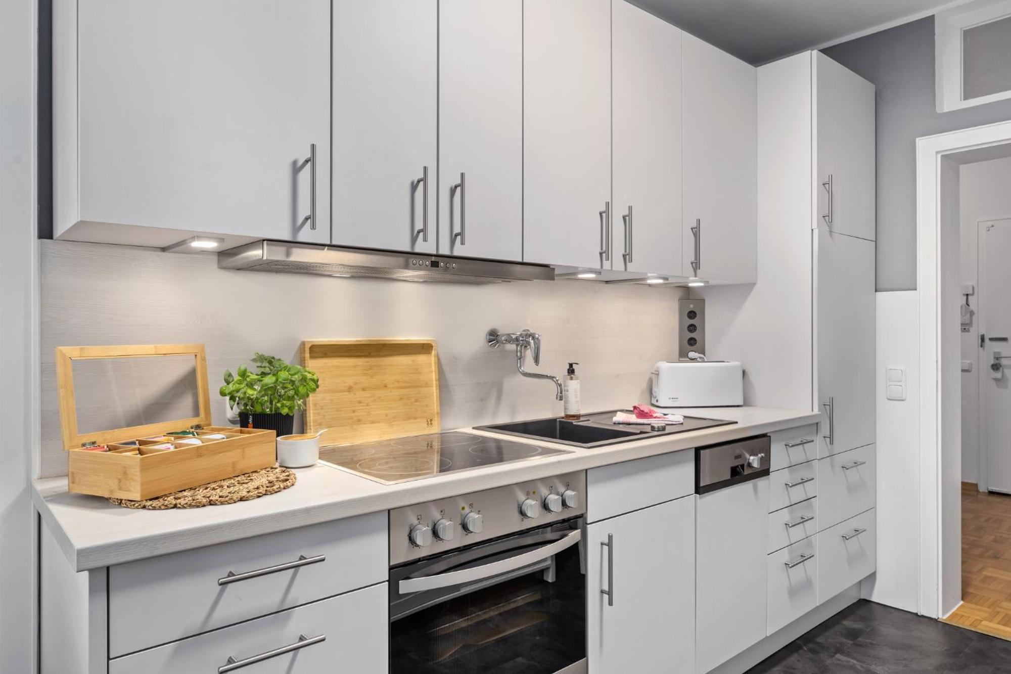 Apartment Stilvolle Stadtoase, 116 Qm, Parkblick, Wassernah, Parkplatz